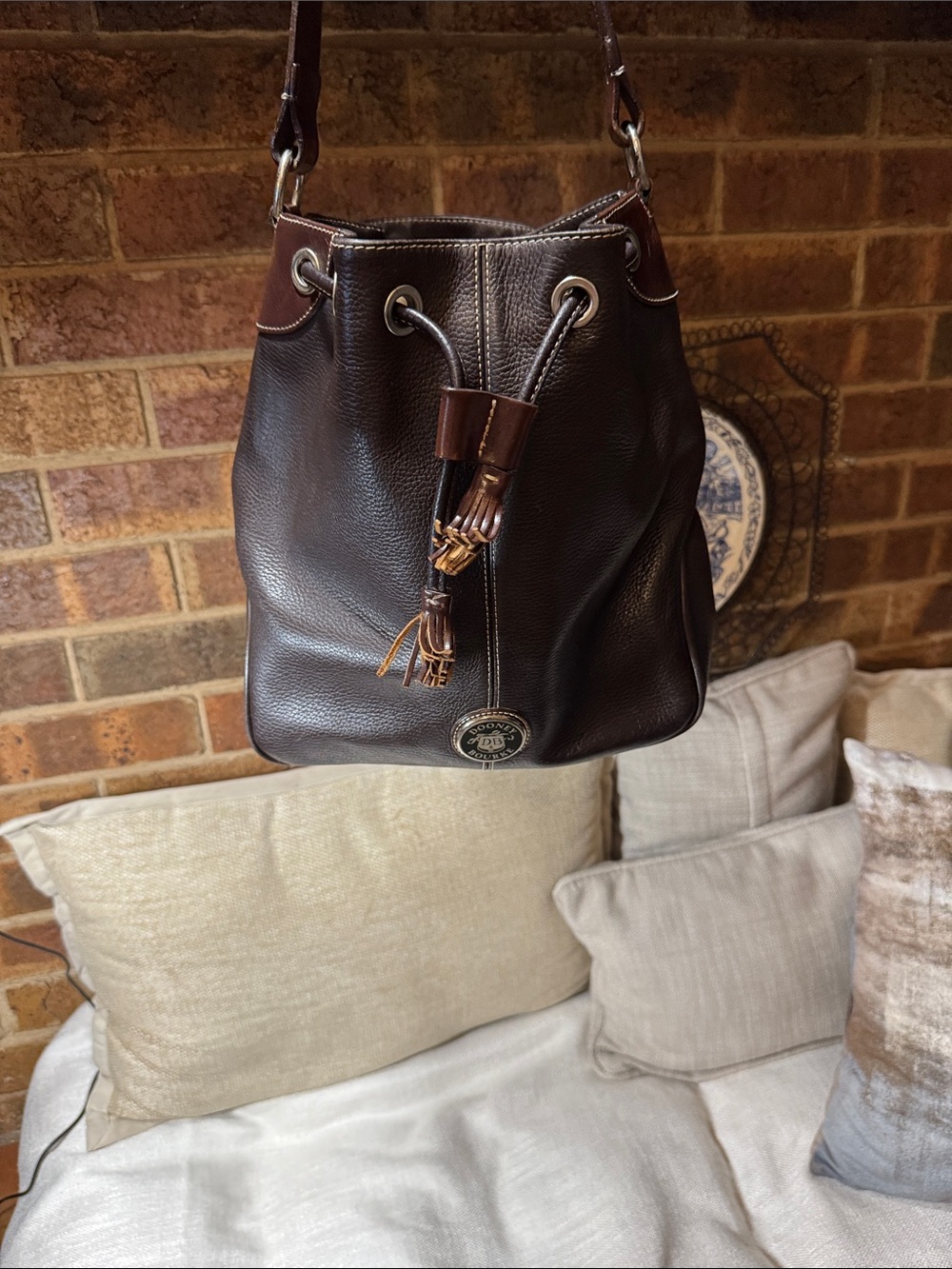 Vintage Drawstring Bucket Bag - Brown all weather resistant leathe
